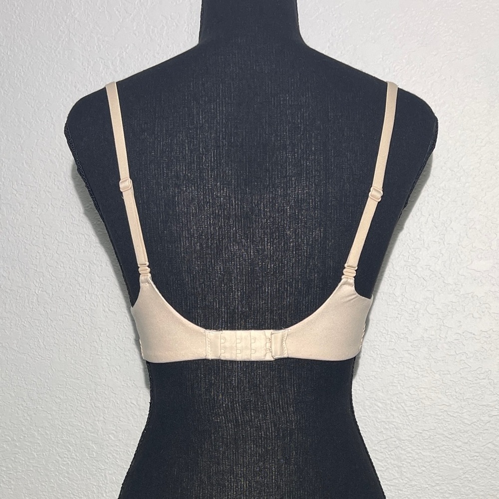 Victoria Secret Bra - Picture 4 of 6